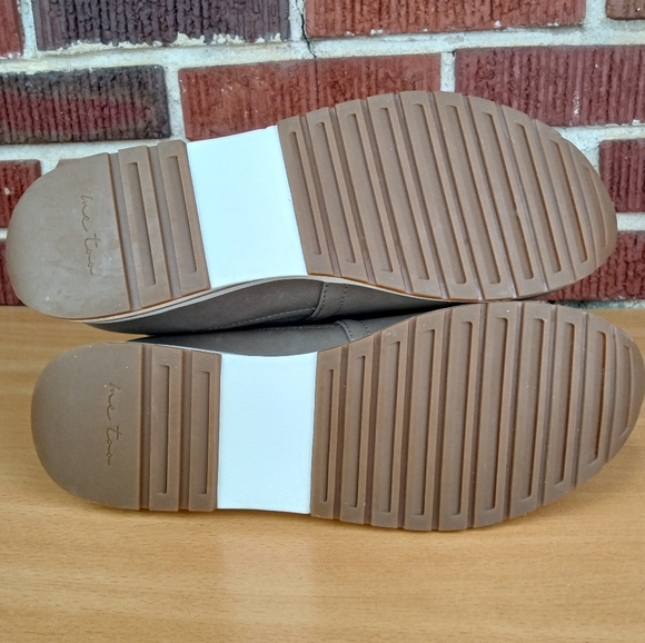 NWT Me Too. 'Elana' Vegan Leather Pull On Hiker Style Booties in Taupe Sz. 11 - Picture 6 of 7